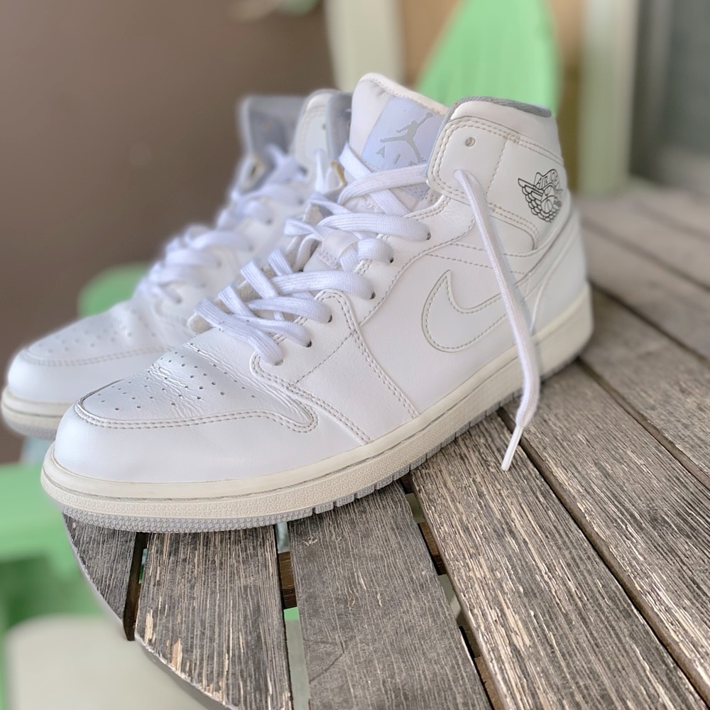 White Jordan 1’s.